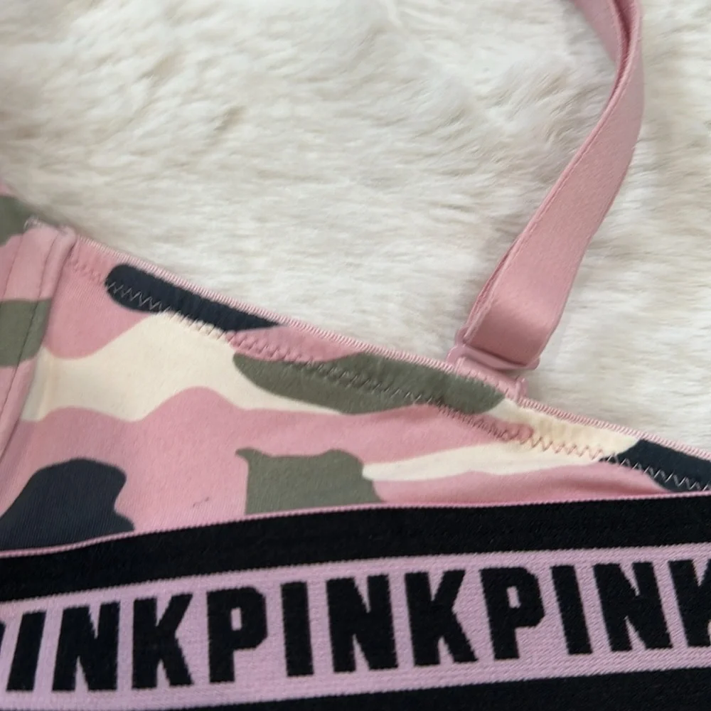 VS PINK Lightly Lined Wear Everywhere T-Shirt Bra Pink Camo size 32DD